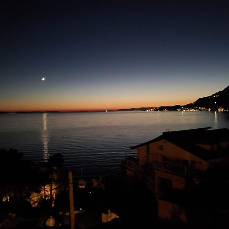 Vila Jadran Omiš Esterno foto
